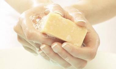 Секреты народной медицины: хозяйственное мыло как нейтрализатор симптомов молочницы, каким мылом лучше подмываться